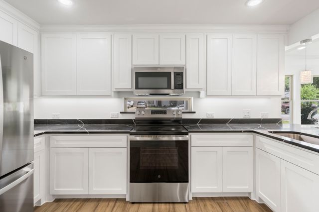 825 Apache Trace, Grand Prairie, TX 75051