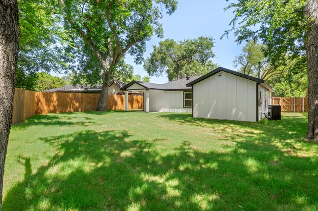 825 Apache Trace, Grand Prairie, TX 75051