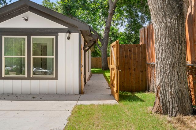 825 Apache Trace, Grand Prairie, TX 75051