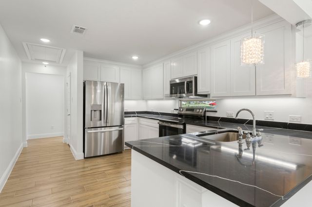 825 Apache Trace, Grand Prairie, TX 75051