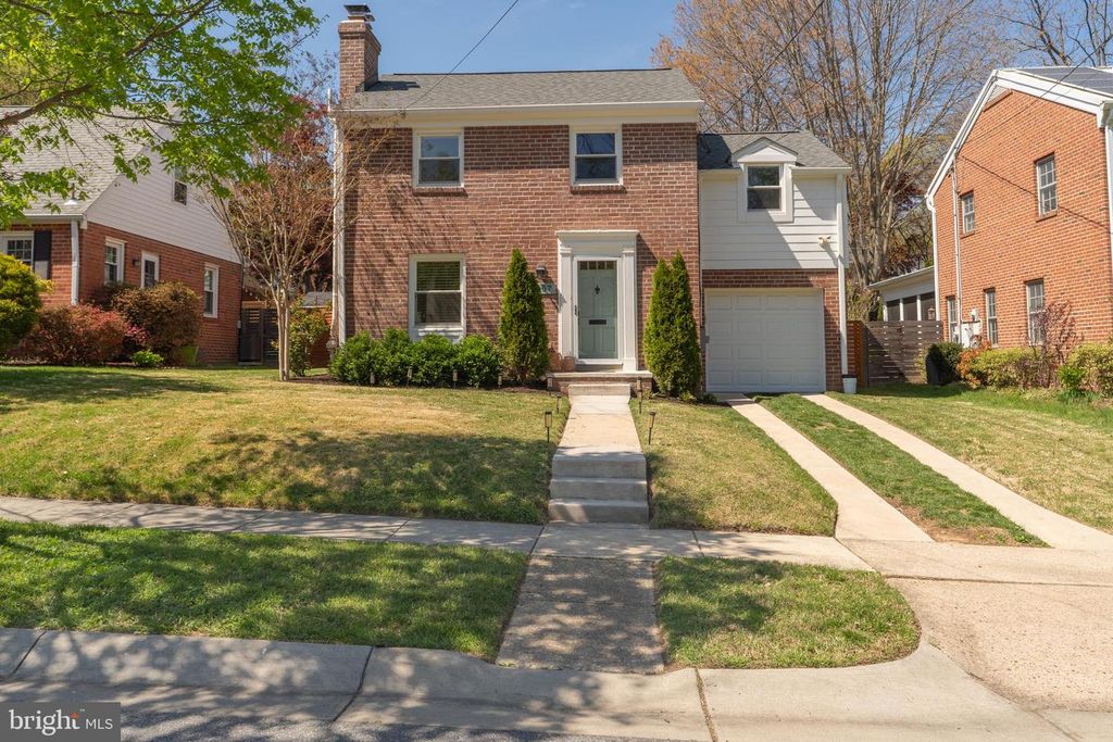 Image 1 of property listing at 1807 AUGUST DR, Silver Spring, MD 20902