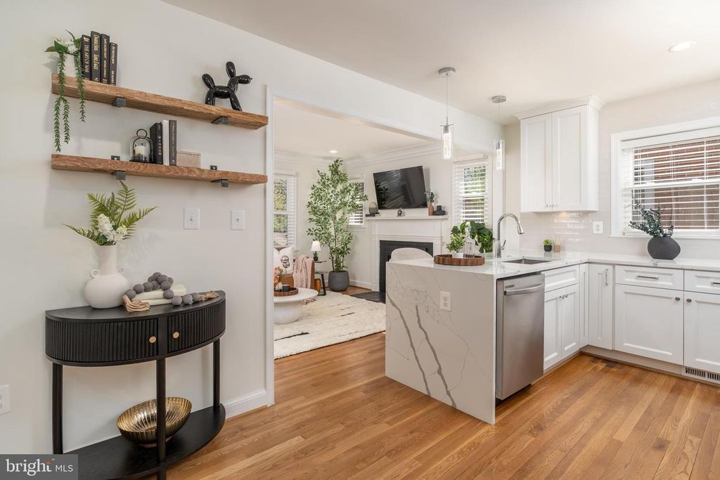 Image 16 of property listing at 1807 AUGUST DR, Silver Spring, MD 20902