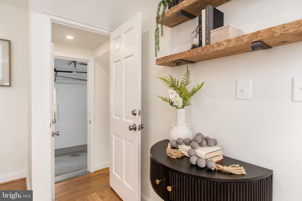 Image 17 of property listing at 1807 AUGUST DR, Silver Spring, MD 20902