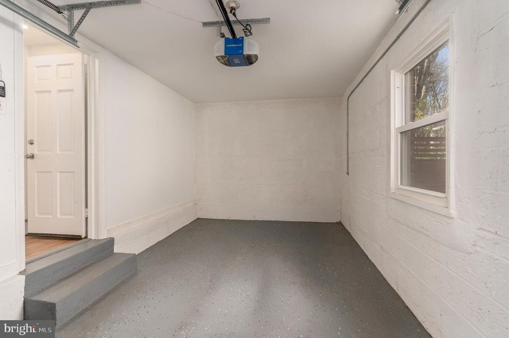 Image 18 of property listing at 1807 AUGUST DR, Silver Spring, MD 20902