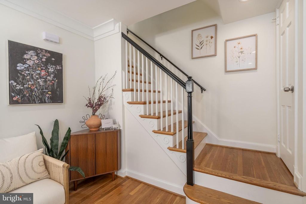 Image 19 of property listing at 1807 AUGUST DR, Silver Spring, MD 20902