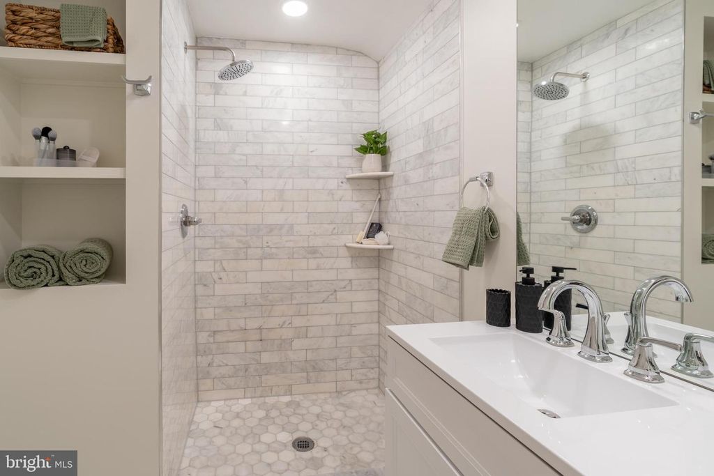 Image 23 of property listing at 1807 AUGUST DR, Silver Spring, MD 20902