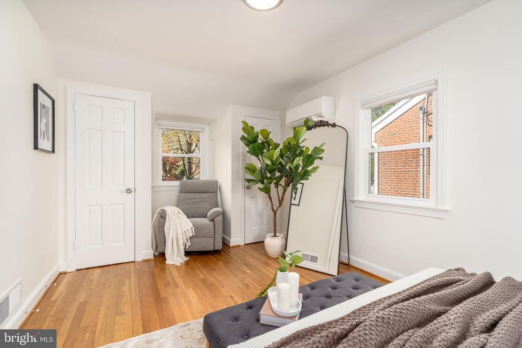 Image 26 of property listing at 1807 AUGUST DR, Silver Spring, MD 20902