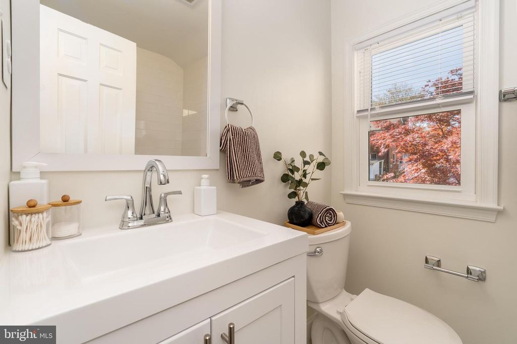 Image 27 of property listing at 1807 AUGUST DR, Silver Spring, MD 20902