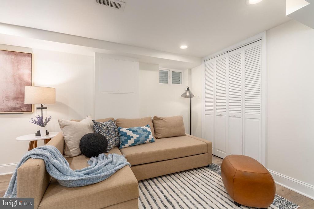 Image 36 of property listing at 1807 AUGUST DR, Silver Spring, MD 20902