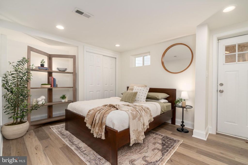 Image 37 of property listing at 1807 AUGUST DR, Silver Spring, MD 20902