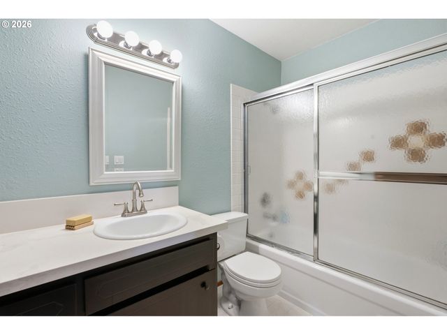12650 Sw KATHERINE St, Tigard, OR 97223