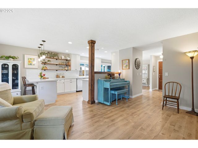 12650 Sw KATHERINE St, Tigard, OR 97223