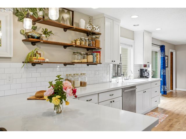 12650 Sw KATHERINE St, Tigard, OR 97223