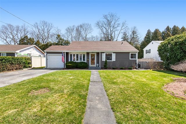 26 Manning Drive, East Providence, RI 02915