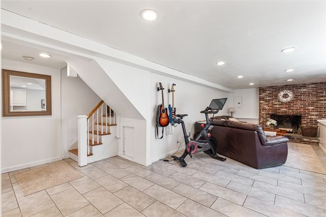 26 Manning Drive, East Providence, RI 02915