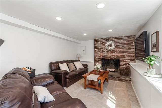 26 Manning Drive, East Providence, RI 02915