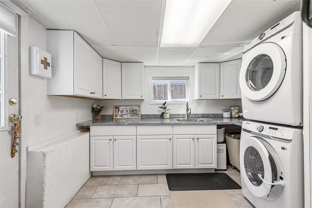 26 Manning Drive, East Providence, RI 02915