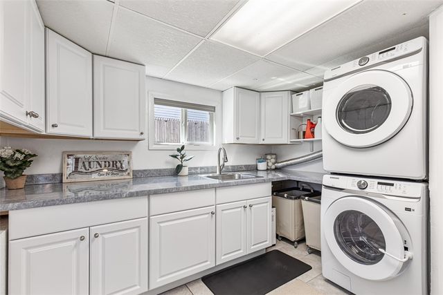 26 Manning Drive, East Providence, RI 02915