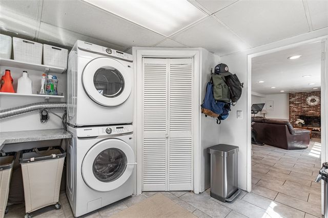 26 Manning Drive, East Providence, RI 02915