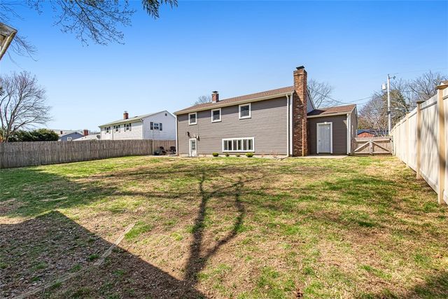 26 Manning Drive, East Providence, RI 02915