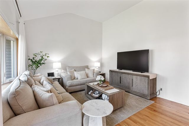 26 Manning Drive, East Providence, RI 02915