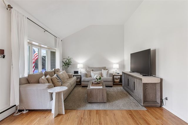 26 Manning Drive, East Providence, RI 02915