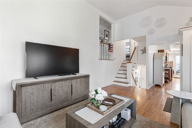 26 Manning Drive, East Providence, RI 02915