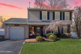 4 Lamp Post Court, Howell, NJ 07731