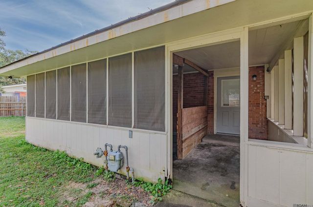 59156 Maple St, Plaquemine, LA 70764