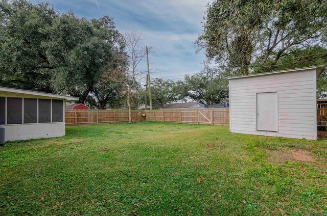 59156 Maple St, Plaquemine, LA 70764