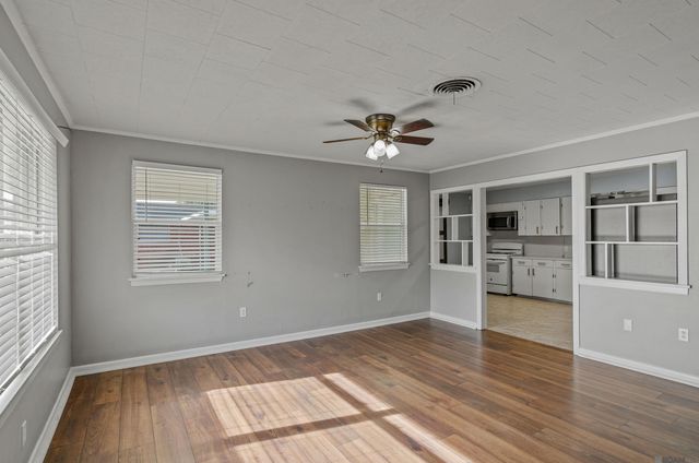 59156 Maple St, Plaquemine, LA 70764