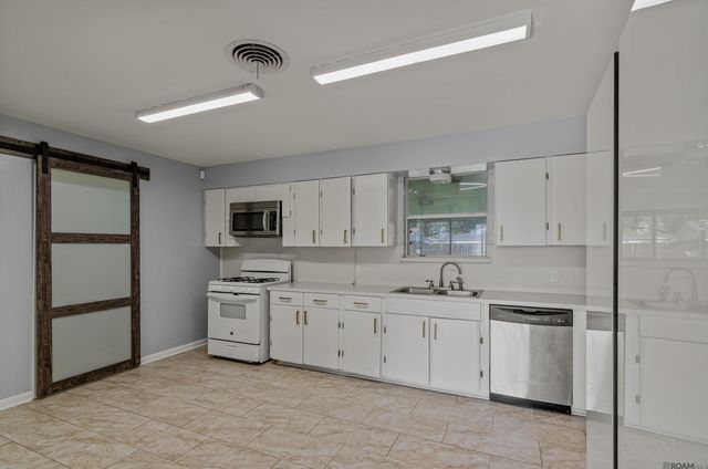 59156 Maple St, Plaquemine, LA 70764