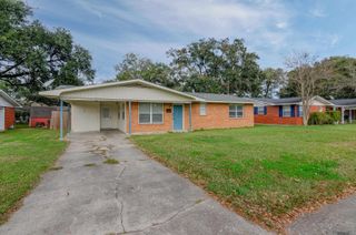 59156 Maple St, Plaquemine, LA 70764