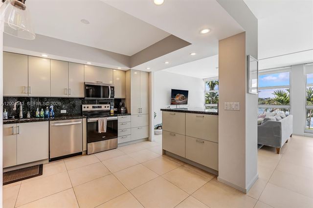 5055 Collins Ave 3K, Miami Beach, FL 33140