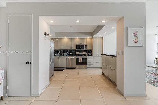 5055 Collins Ave 3K, Miami Beach, FL 33140