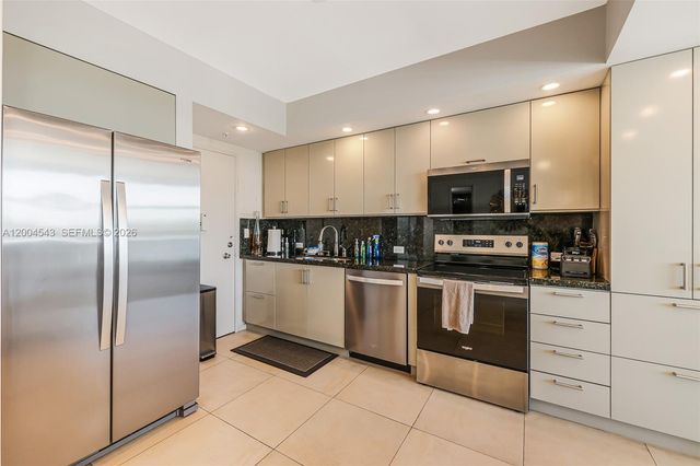 5055 Collins Ave 3K, Miami Beach, FL 33140