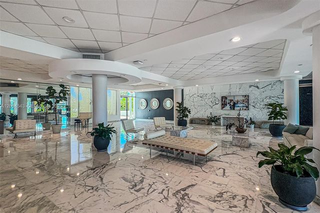5055 Collins Ave 3K, Miami Beach, FL 33140