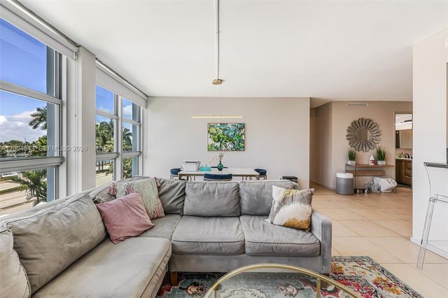 5055 Collins Ave 3K, Miami Beach, FL 33140