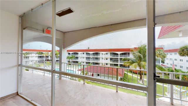 580 Egret Dr 302, Hallandale Beach, FL 33009