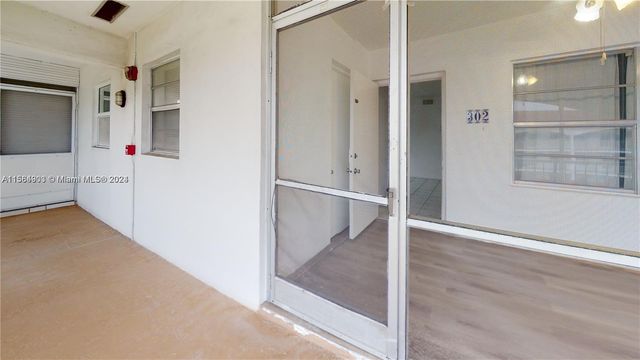 580 Egret Dr 302, Hallandale Beach, FL 33009