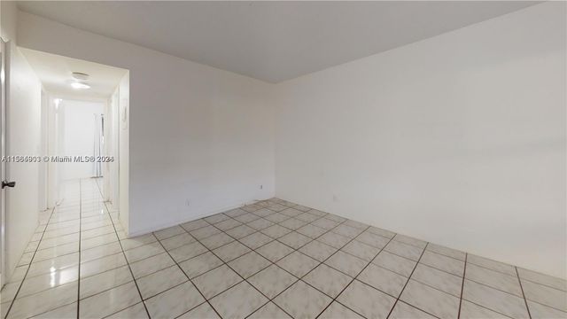 580 Egret Dr 302, Hallandale Beach, FL 33009