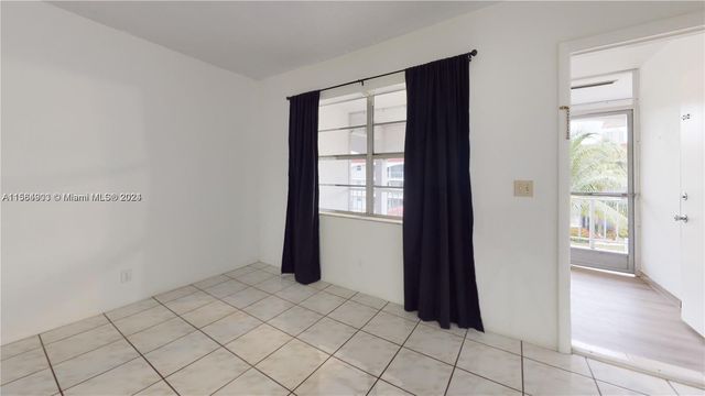 580 Egret Dr 302, Hallandale Beach, FL 33009