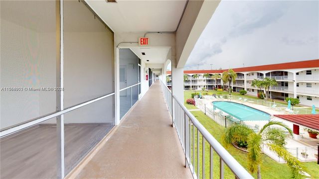 580 Egret Dr 302, Hallandale Beach, FL 33009