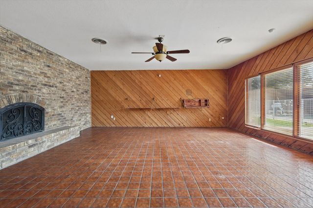 2915 Touraine Drive, Dallas, TX 75211