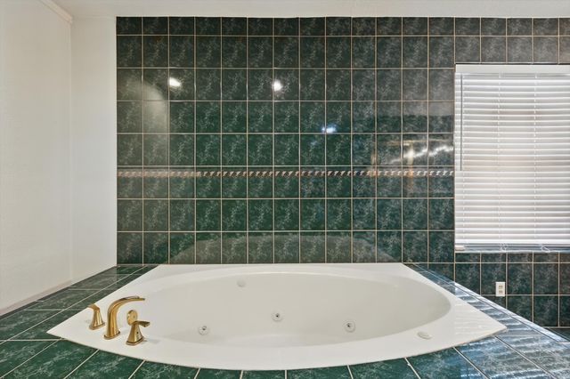 2915 Touraine Drive, Dallas, TX 75211