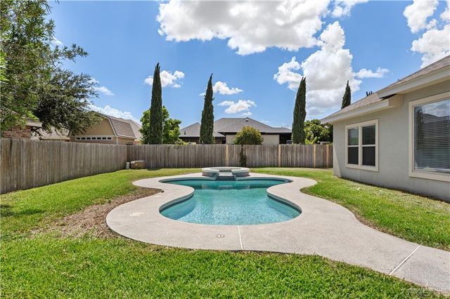 13517 N 34th Street, Edinburg, TX 78541