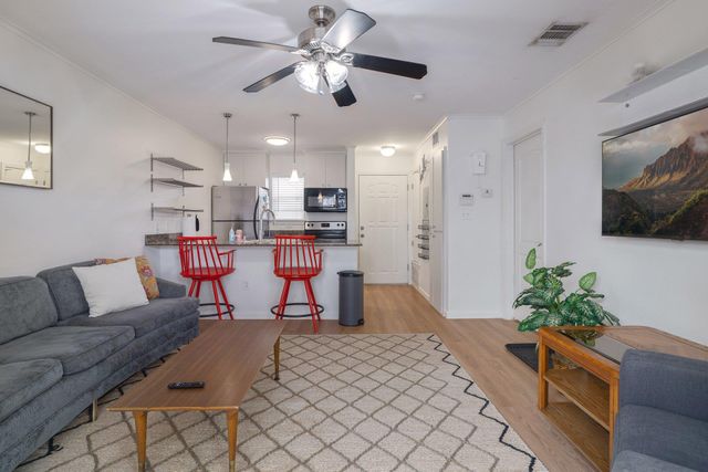 1422 Collier ST 105, Austin, TX 78704