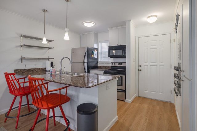 1422 Collier ST 105, Austin, TX 78704