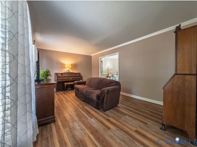 932 Germar Ct, Colonial Heights, VA 23834