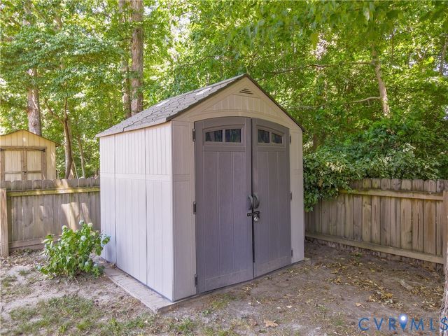 932 Germar Ct, Colonial Heights, VA 23834
